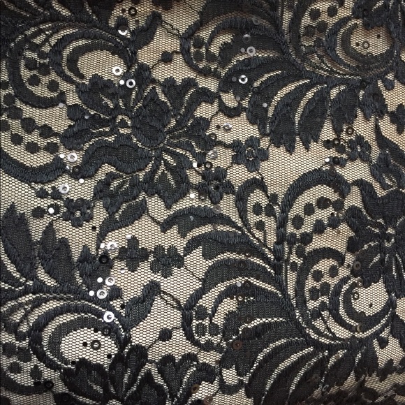 NWT. Black Lace Cocktail Dress. Size 4 - Picture 5 of 6